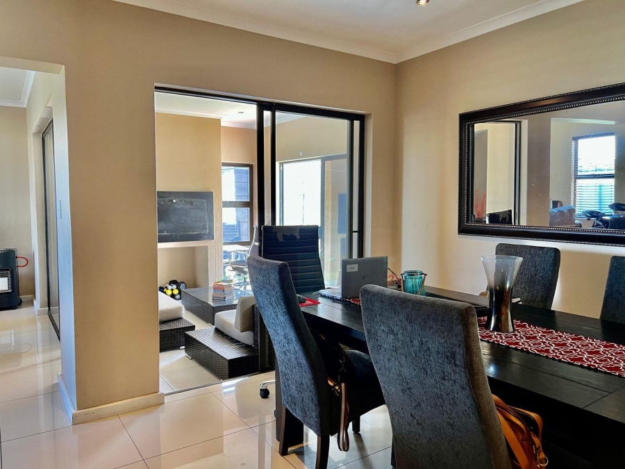 3 Bedroom Property for Sale in Parklands Western Cape